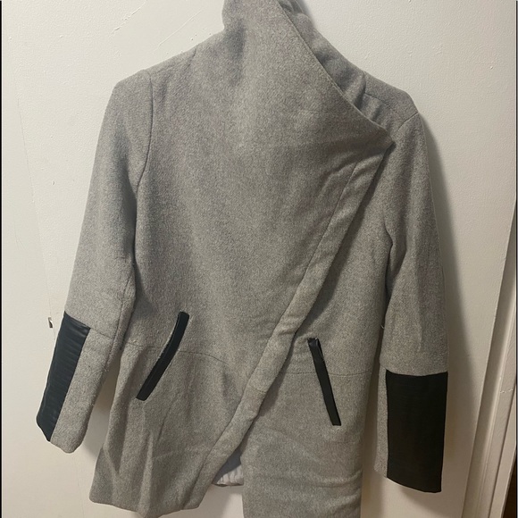 Jacket for woman - Picture 2 of 4